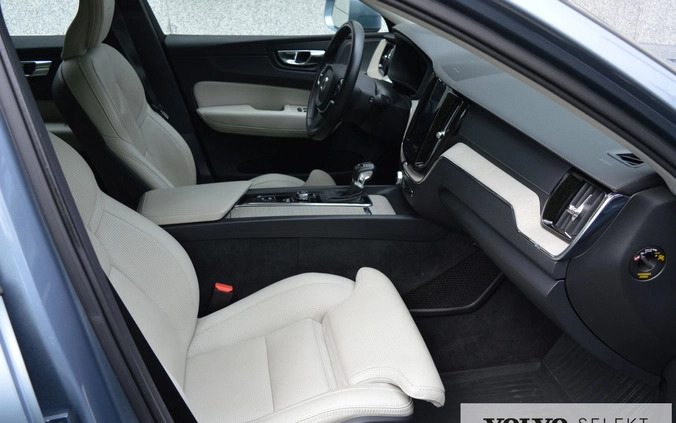 Volvo XC 60 cena 167700 przebieg: 102674, rok produkcji 2018 z Poznań małe 466